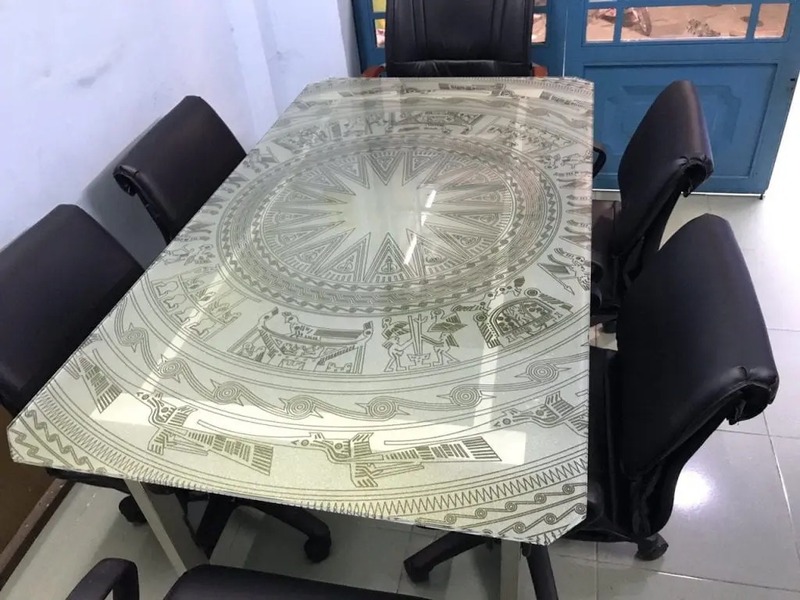 Ứng dụng mực in lụa trên kính cường lực phẳng